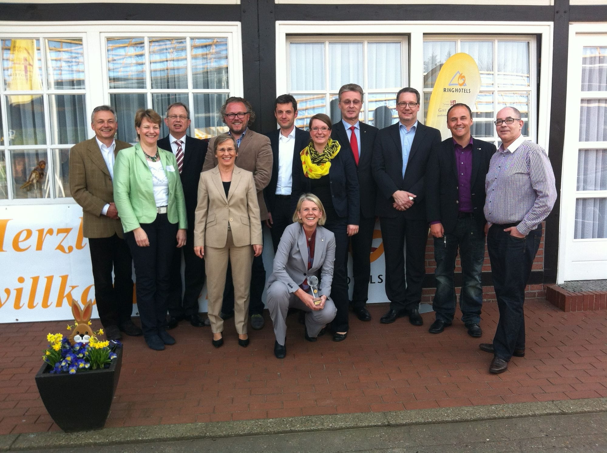 Beirat der Marketingkooperation Ringhotels 2014 (von links): Frank Martens (Ringhotel Rostock-Warnemünde), Susanne Ostler (Ringhotel Celle), Rainer Birke (Ringhotel Kiel), Monika Schmitz (Ringhotel Ahrensburg), Jan Pauls (Ringhotel Bremen), Volker Dürr (Ringhotel Schwäbisch Hall), Susanne Weiss (Geschäftsführender Vorstand), Veronika Riepe (Ringhotel Dortmund), Marc Arendt (Ringhotel Dresden), Thomas Rathkolb (Ringhotel Rinteln), Christian Wieland (Ringhotel Wernigerode), Bernd Kanzow (Ringhotel Joachimsthal)