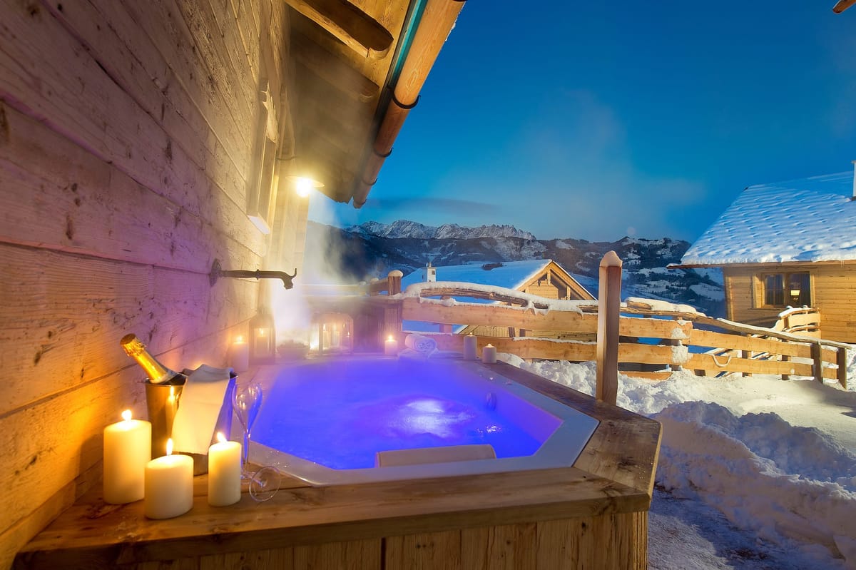 Almdorf Sankt Johann mit elf Chalets eröffnet – Uriges Hütten-Resort in Österreich