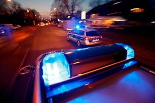 Hotelmanager jagt Diebe – Verfolgungsjagd mit Autos – Südamerikanische Hoteldiebe beklauten chinesischen Hotelgast