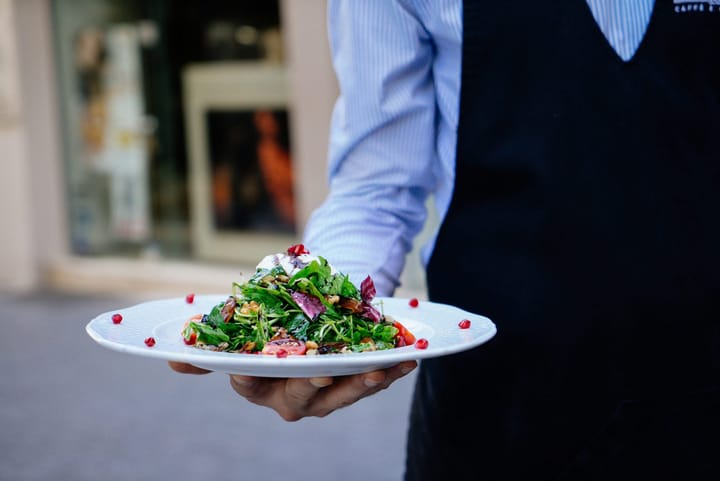 Gastrokompass: Das Ende des Stammlokals – Zufriedenheit mit deutscher Gastronomie nach wie vor hoch – Vertrauen in Fischgerichte schwindet durch Lebensmittelskandale