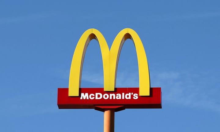 McDonald’s verzeichnet inmitten von Boykotten den ersten Umsatzrückgang seit fast vier Jahren