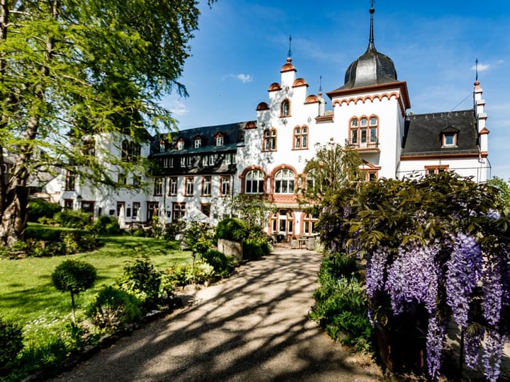 Heute bei HOTELIER TV & RADIO: Wein-Krimi im Tophotel!